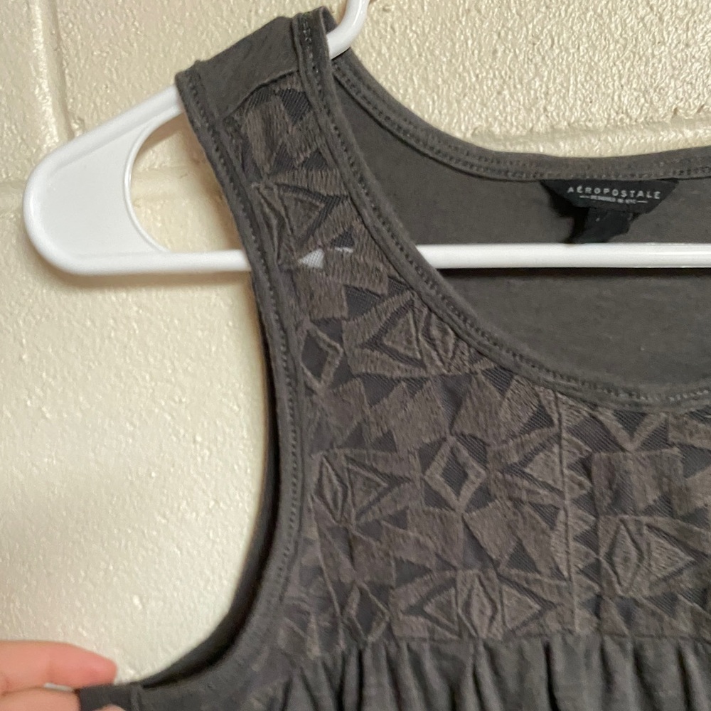 Aeropostale Dark Grey Flowy Tank with Textured Neckline, Size Medium